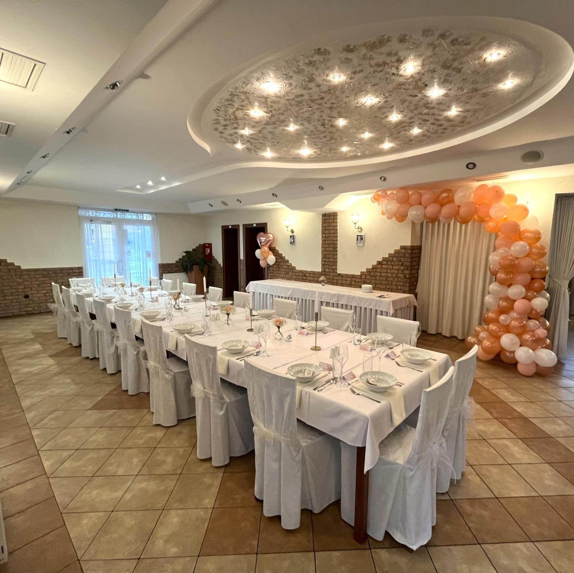 Raketa Residence, Restaurant & Hotel Prievidza Exterior photo